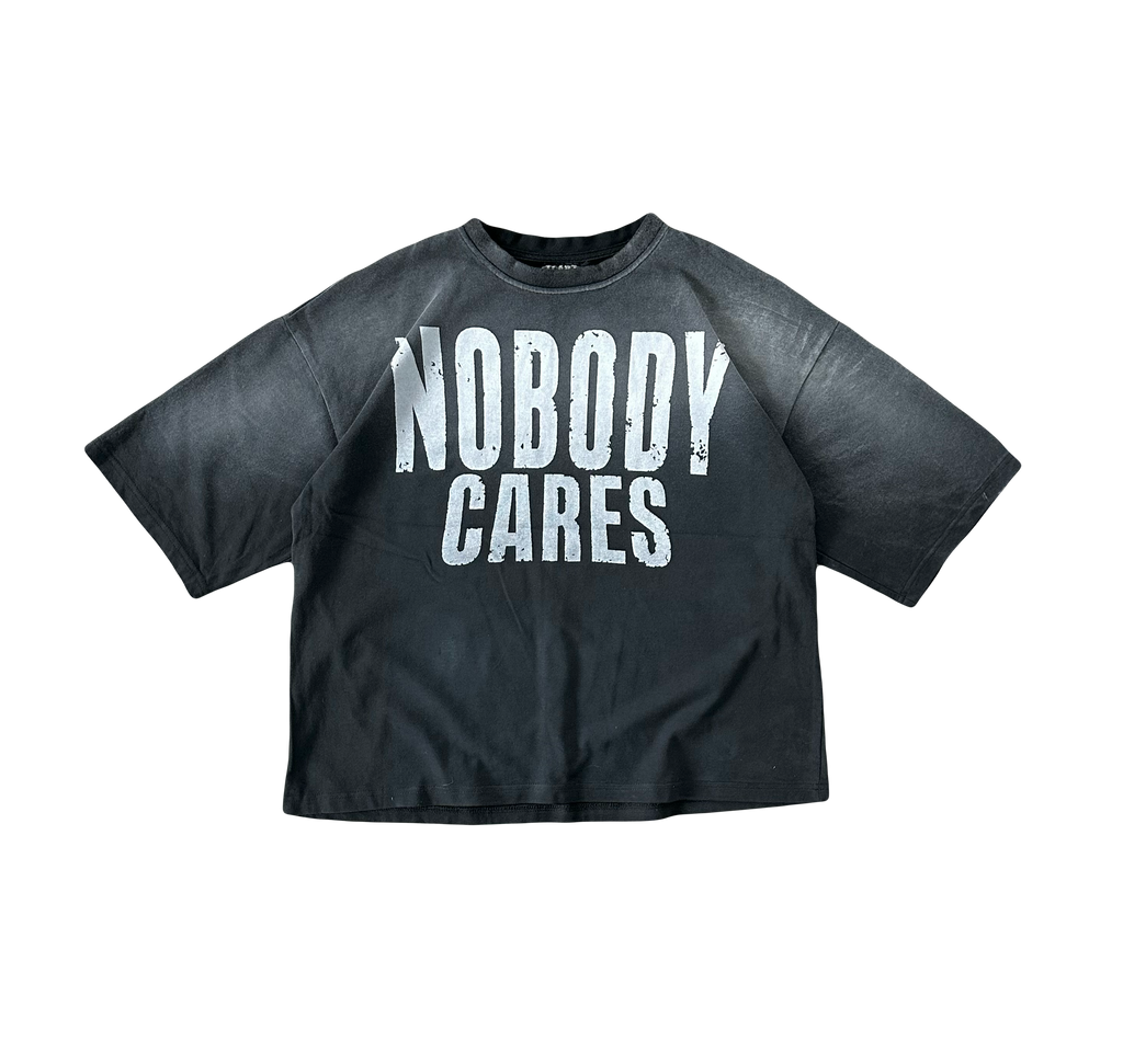 T-SHIRT "NOBODY CARES"